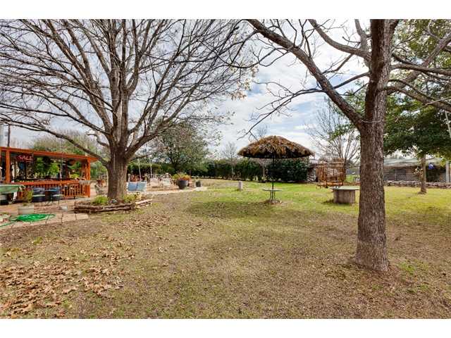 13 Lake Dr, Round Rock, TX 78665